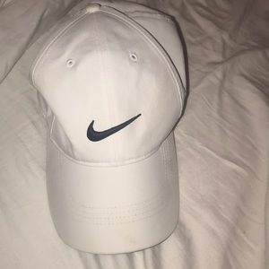 white adjustable nike golf hat